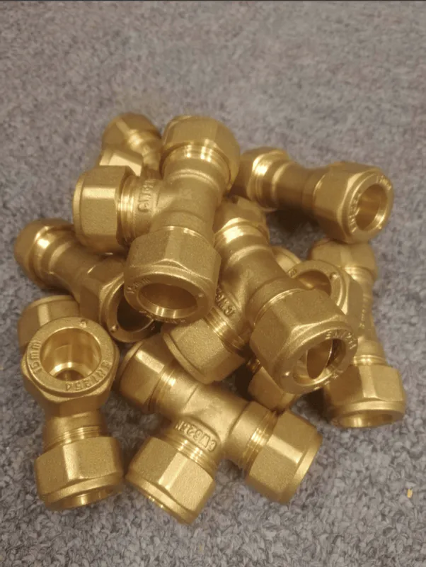 10-pack T-rör klämringskoppling 15 mm